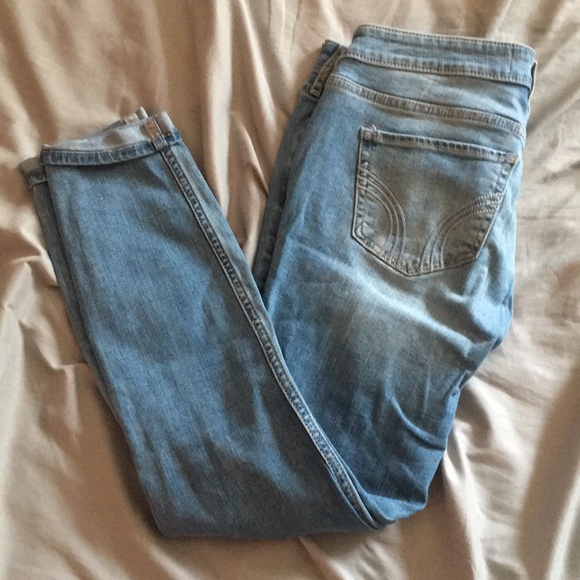 Hollister Crop Jeans - Picture 2 of 4